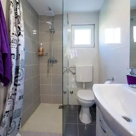 Apartment Luna Near Split *